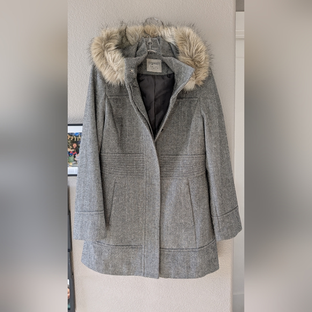 Women's Gray Herringbone Coat with Faux Fur Trim